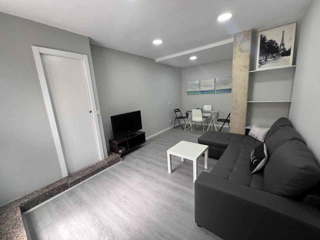 Apartamento A&R Santiago De Compostela San Sebastián de los Reyes Exterior foto